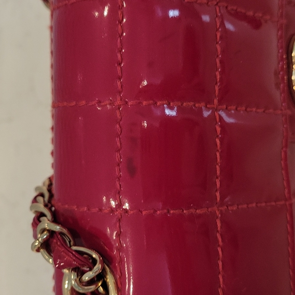 PETITE CLASSIC CHANEL PATENT HANDBAG WITH CARD CASE - Picture 2 of 13